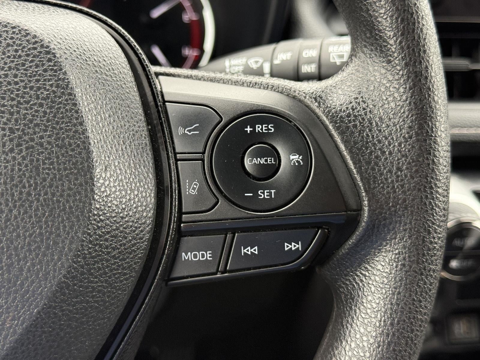 2025 Toyota RAV4 XLE AWD (Natl)