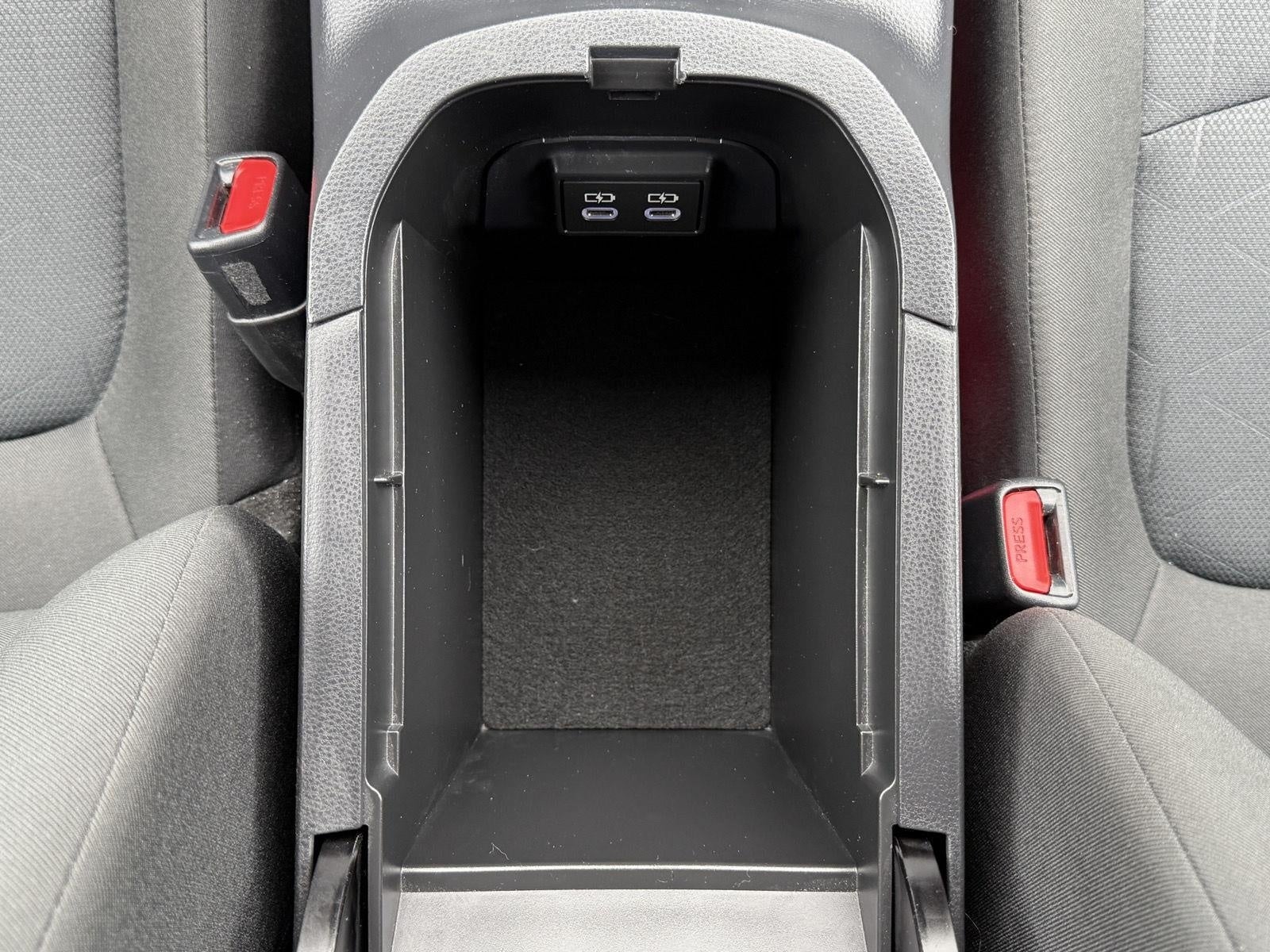 2025 Toyota RAV4 XLE AWD (Natl)
