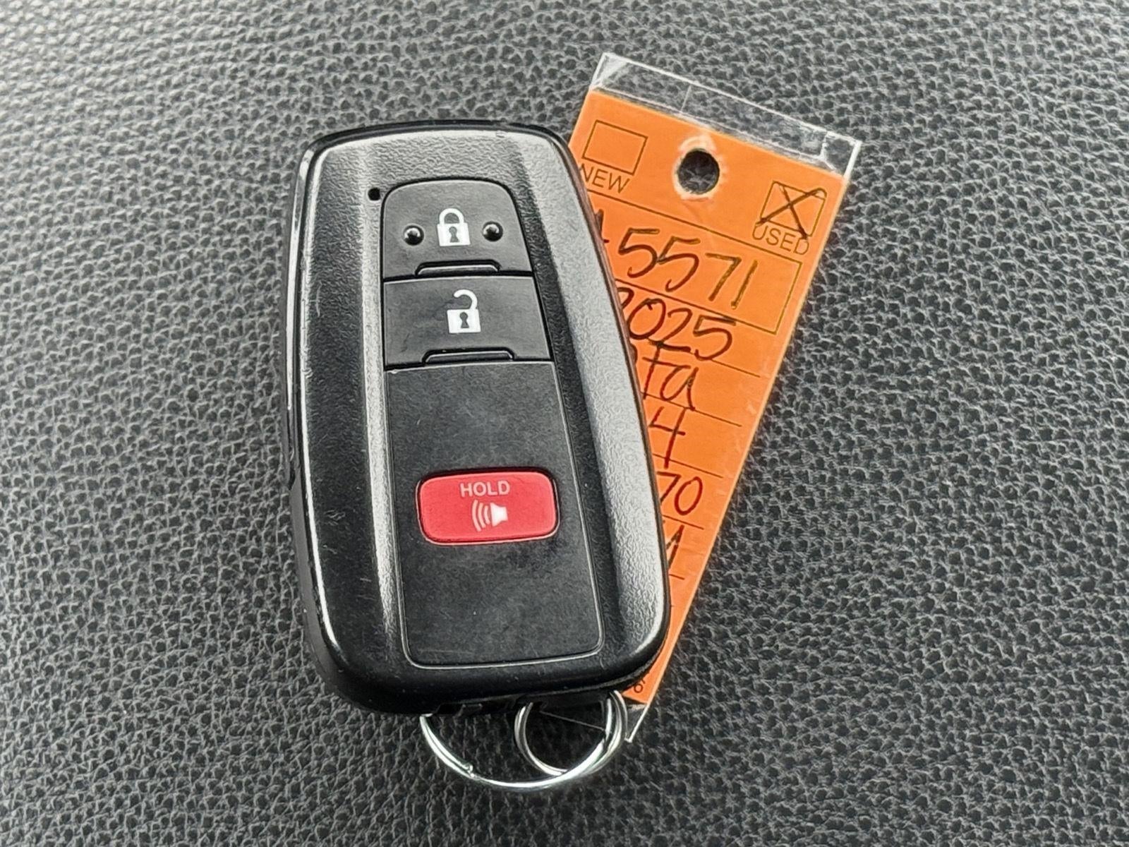 2025 Toyota RAV4 XLE AWD (Natl)