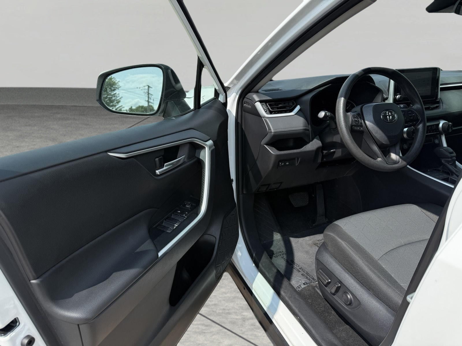 2025 Toyota RAV4 XLE AWD (Natl)