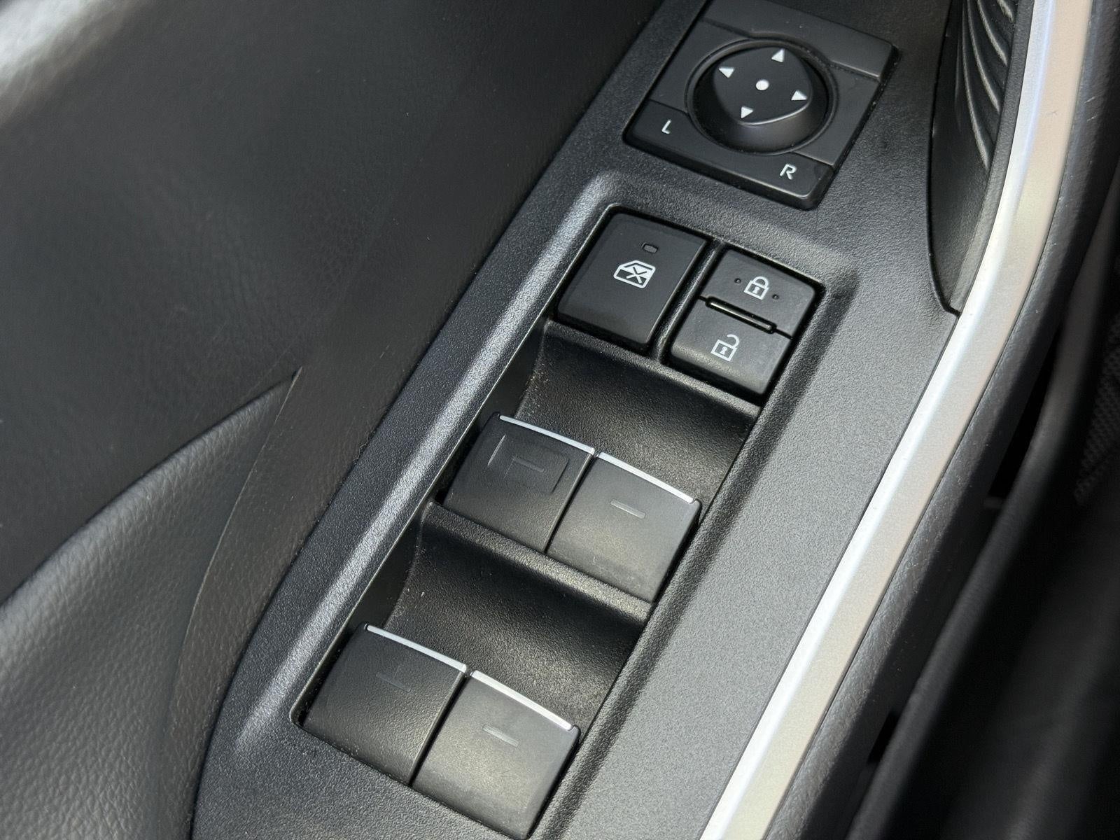 2025 Toyota RAV4 XLE AWD (Natl)
