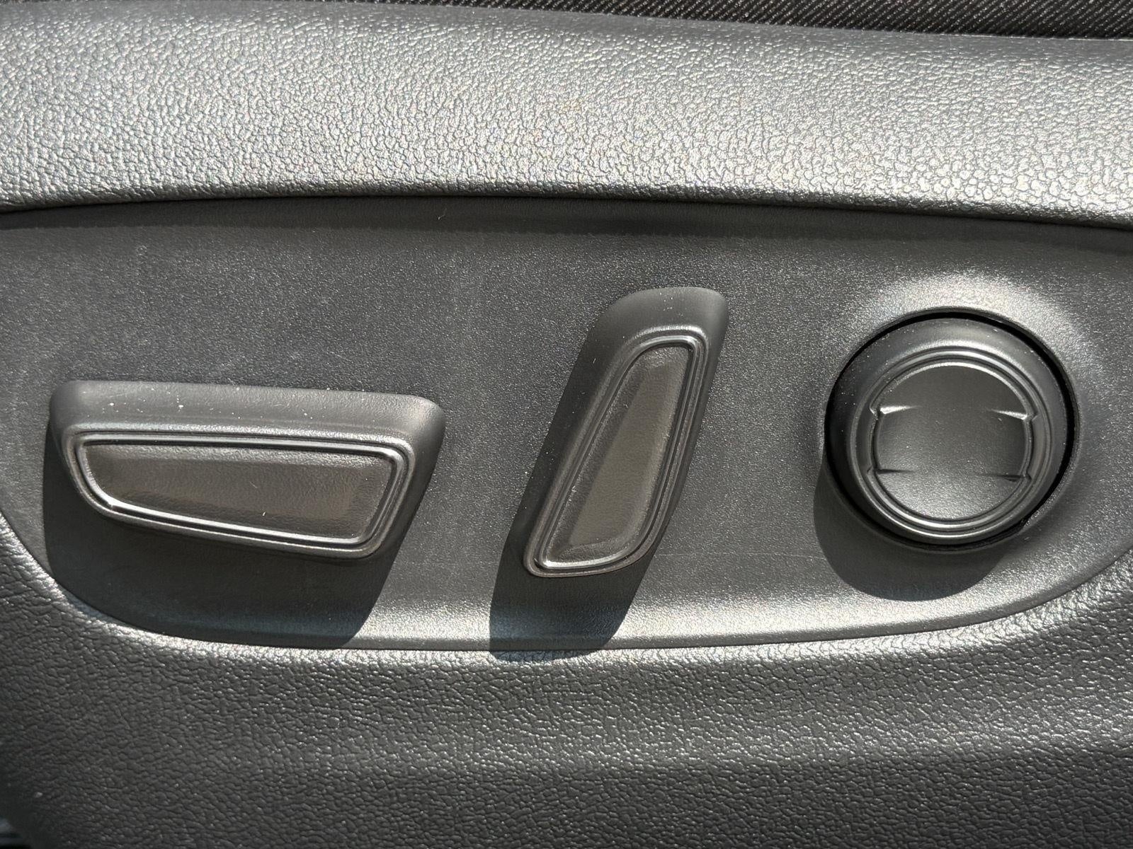 2025 Toyota RAV4 XLE AWD (Natl)