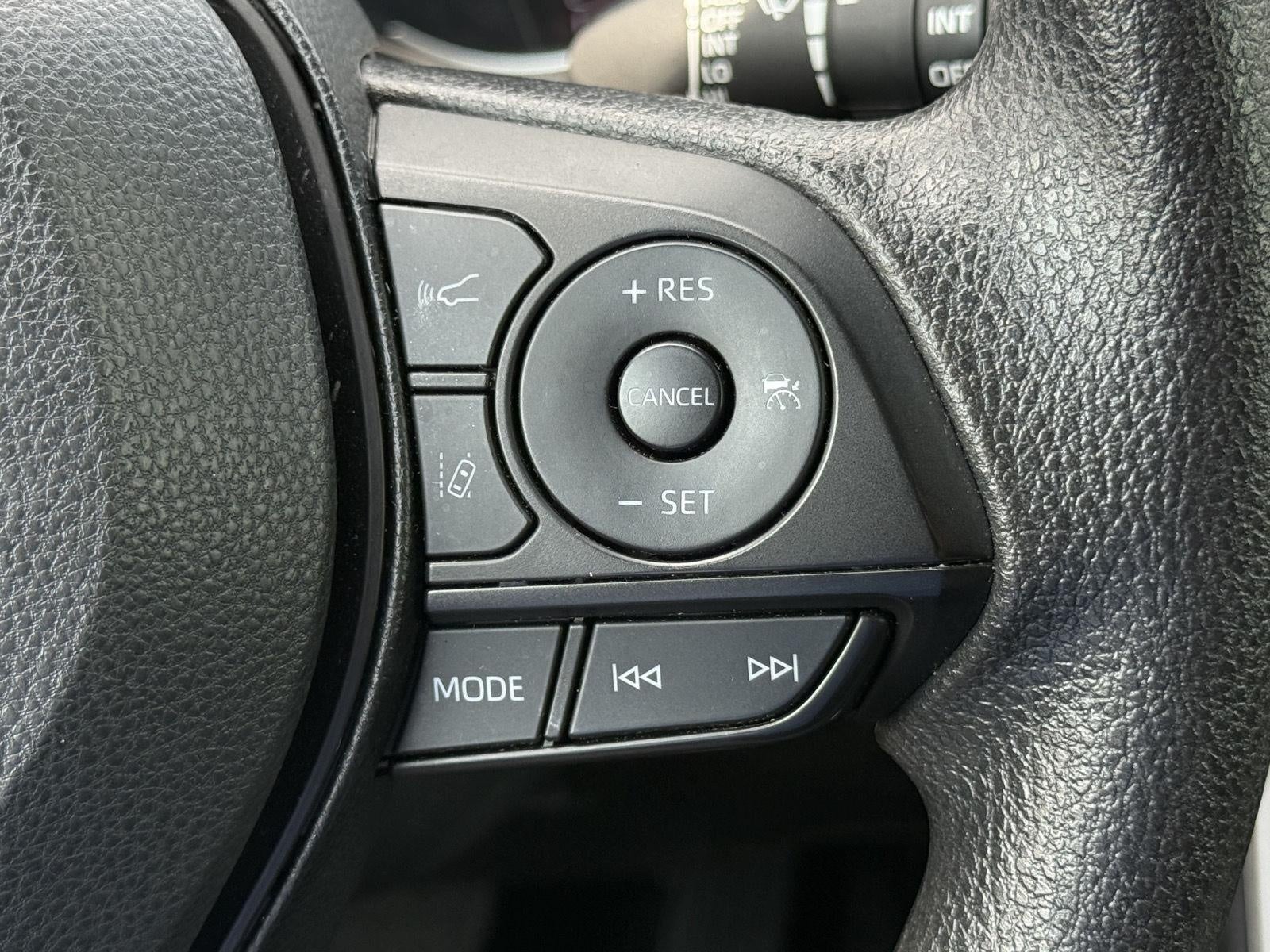 2025 Toyota RAV4 XLE AWD (Natl)
