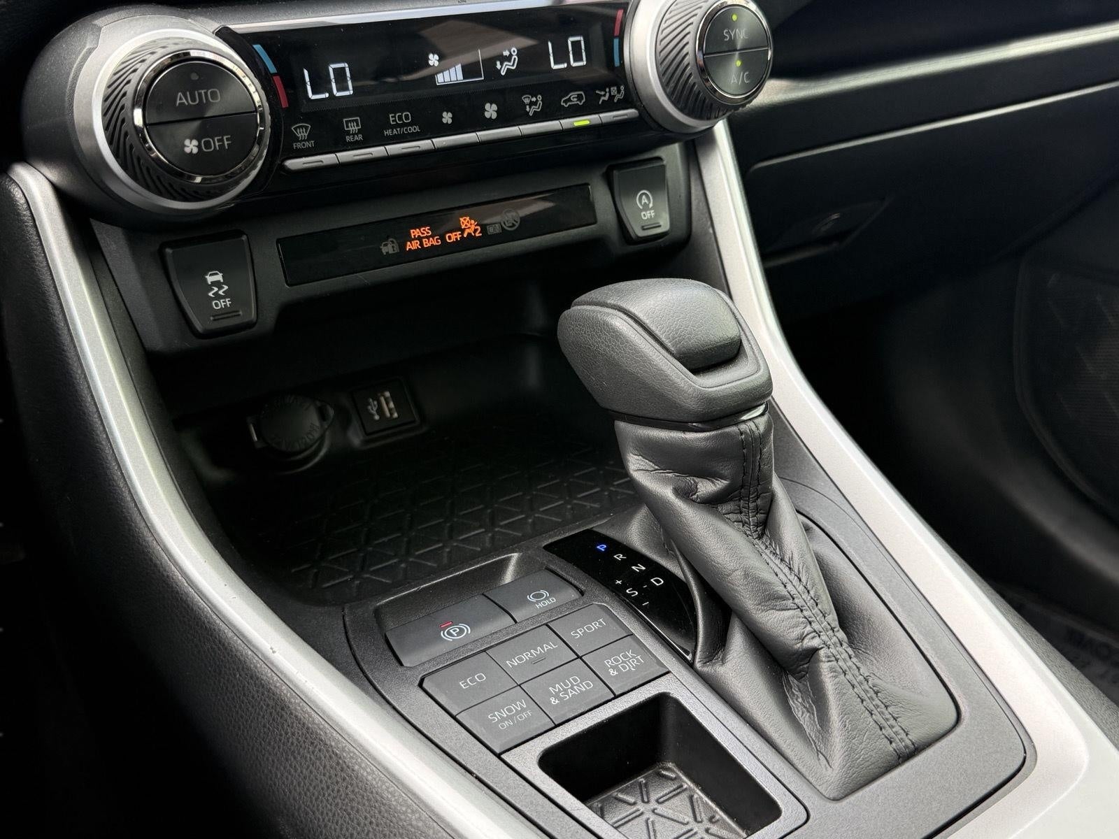 2025 Toyota RAV4 XLE AWD (Natl)