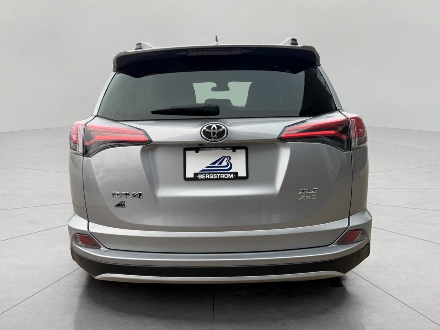 2016 Toyota RAV4 AWD 4dr XLE (Natl)