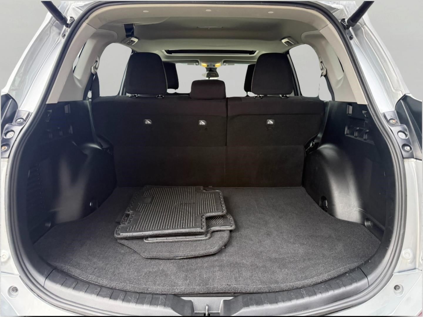 2016 Toyota RAV4 AWD 4dr XLE (Natl)