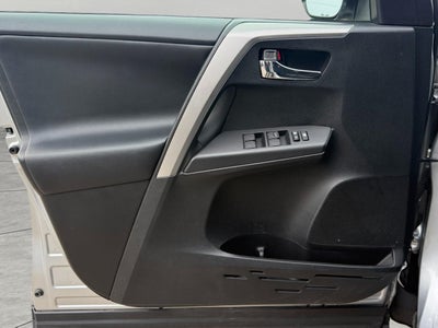 2016 Toyota RAV4 AWD 4dr XLE (Natl)