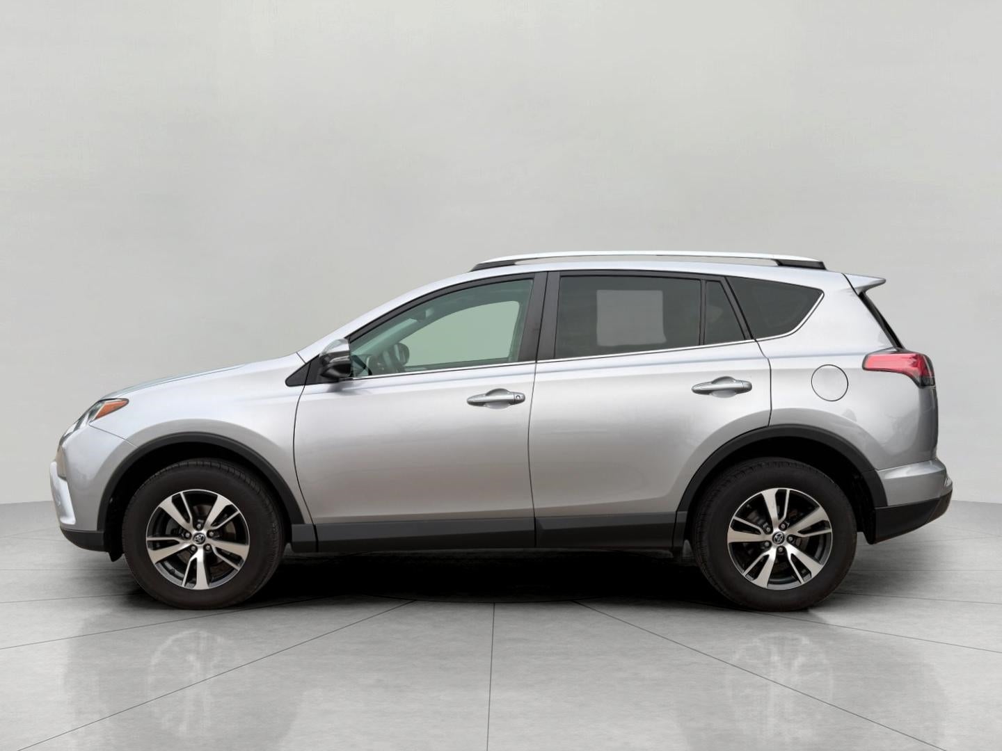 2016 Toyota RAV4 AWD 4dr XLE (Natl)