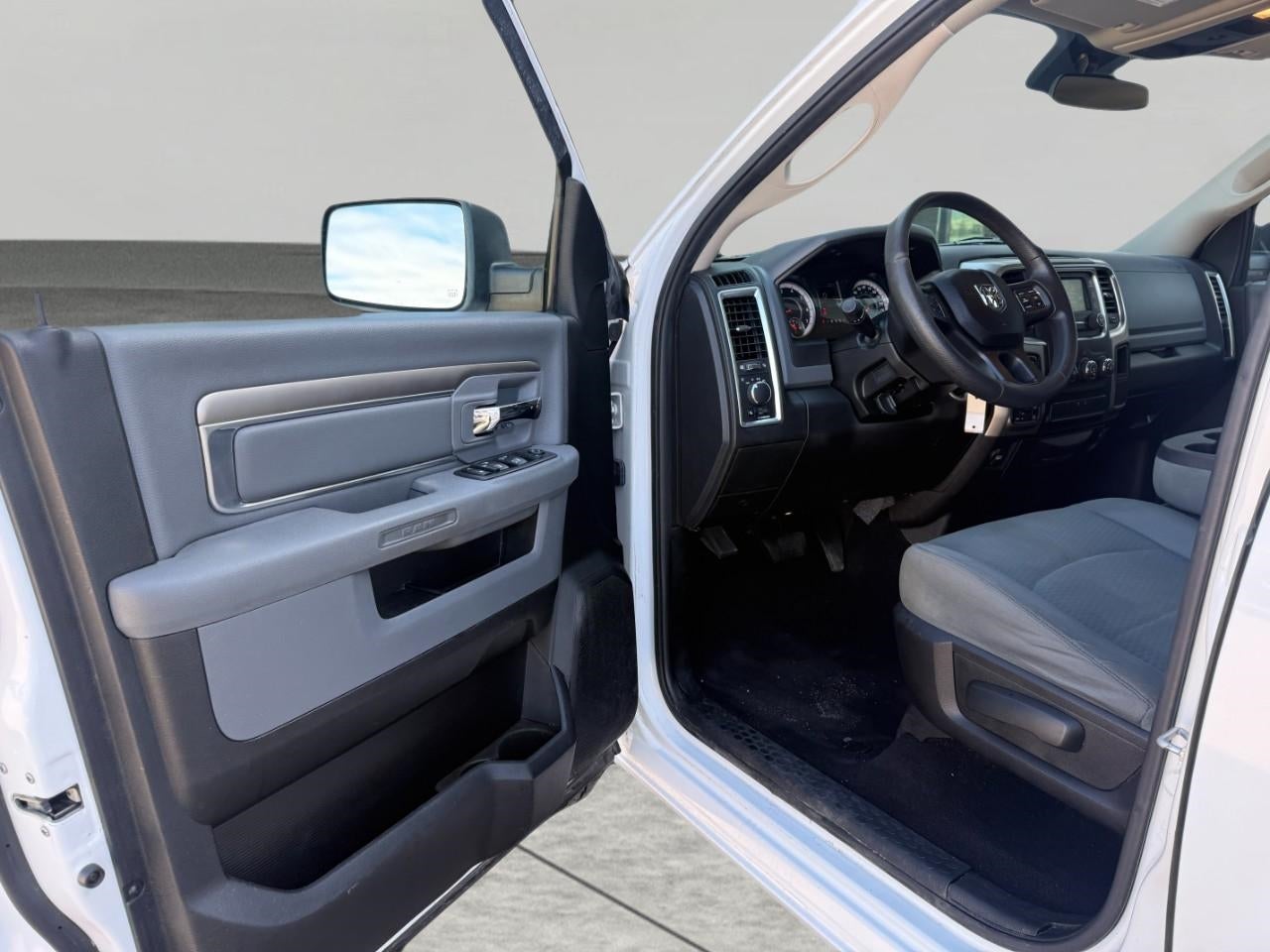 2019 RAM 1500 Classic SLT 4x4 Crew Cab 5'7" Box