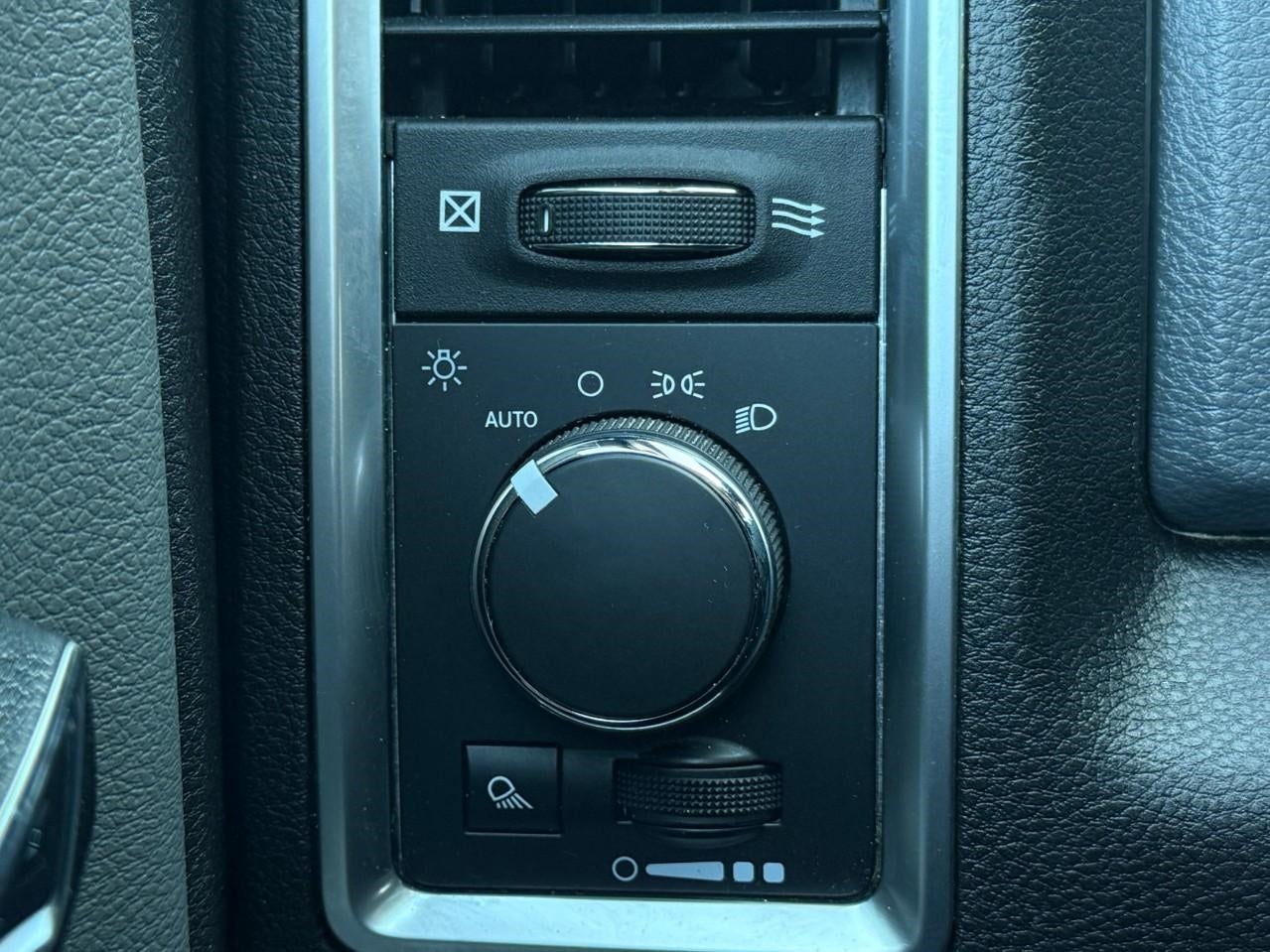 2019 RAM 1500 Classic SLT 4x4 Crew Cab 5'7" Box