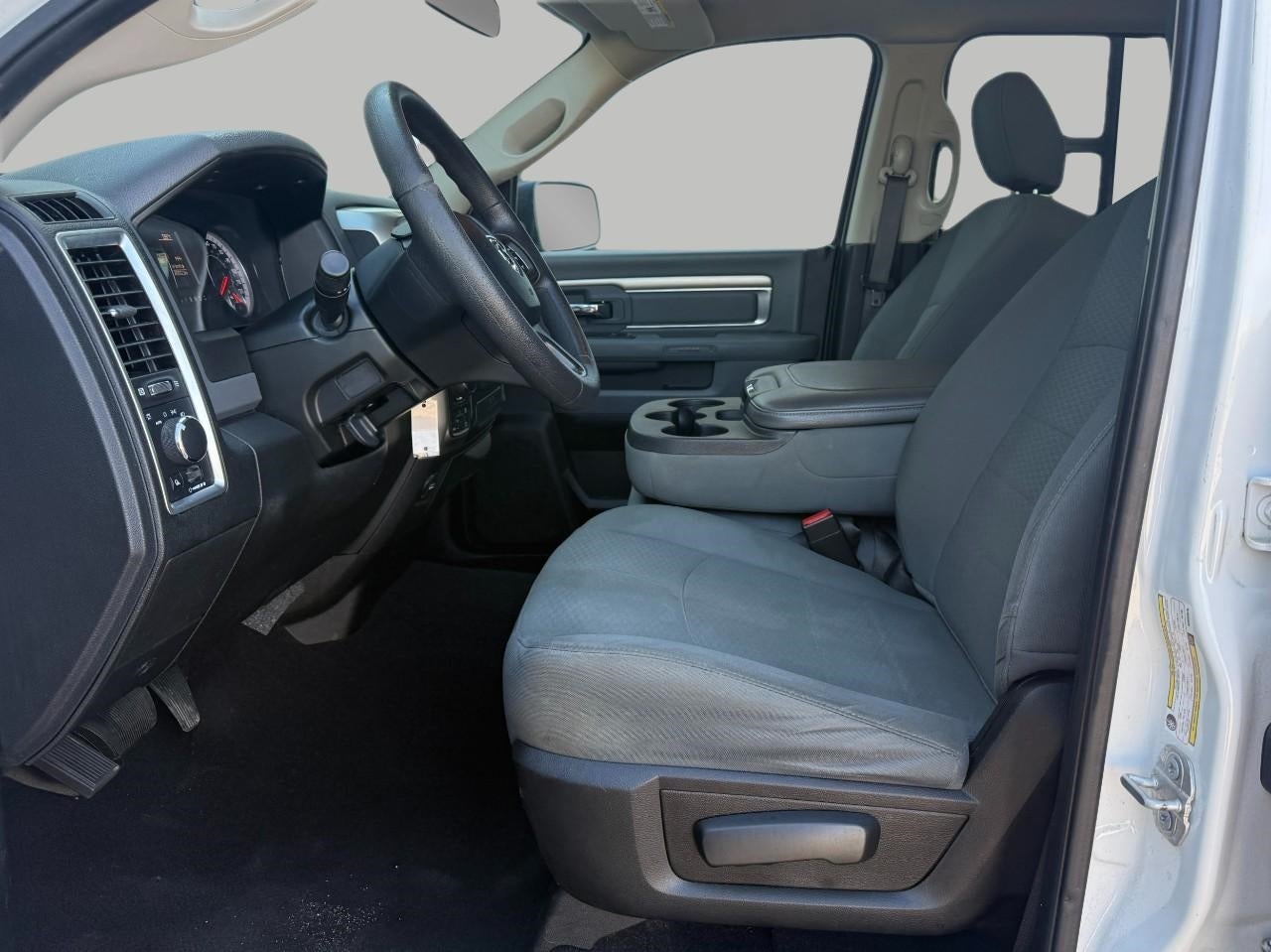 2019 RAM 1500 Classic SLT 4x4 Crew Cab 5'7" Box