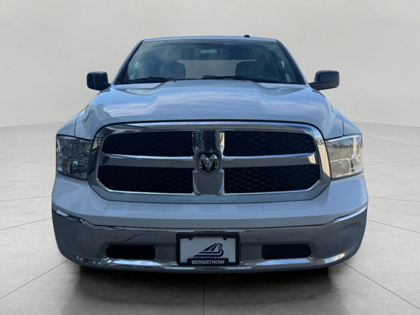 2019 RAM 1500 Classic SLT 4x4 Crew Cab 5'7" Box