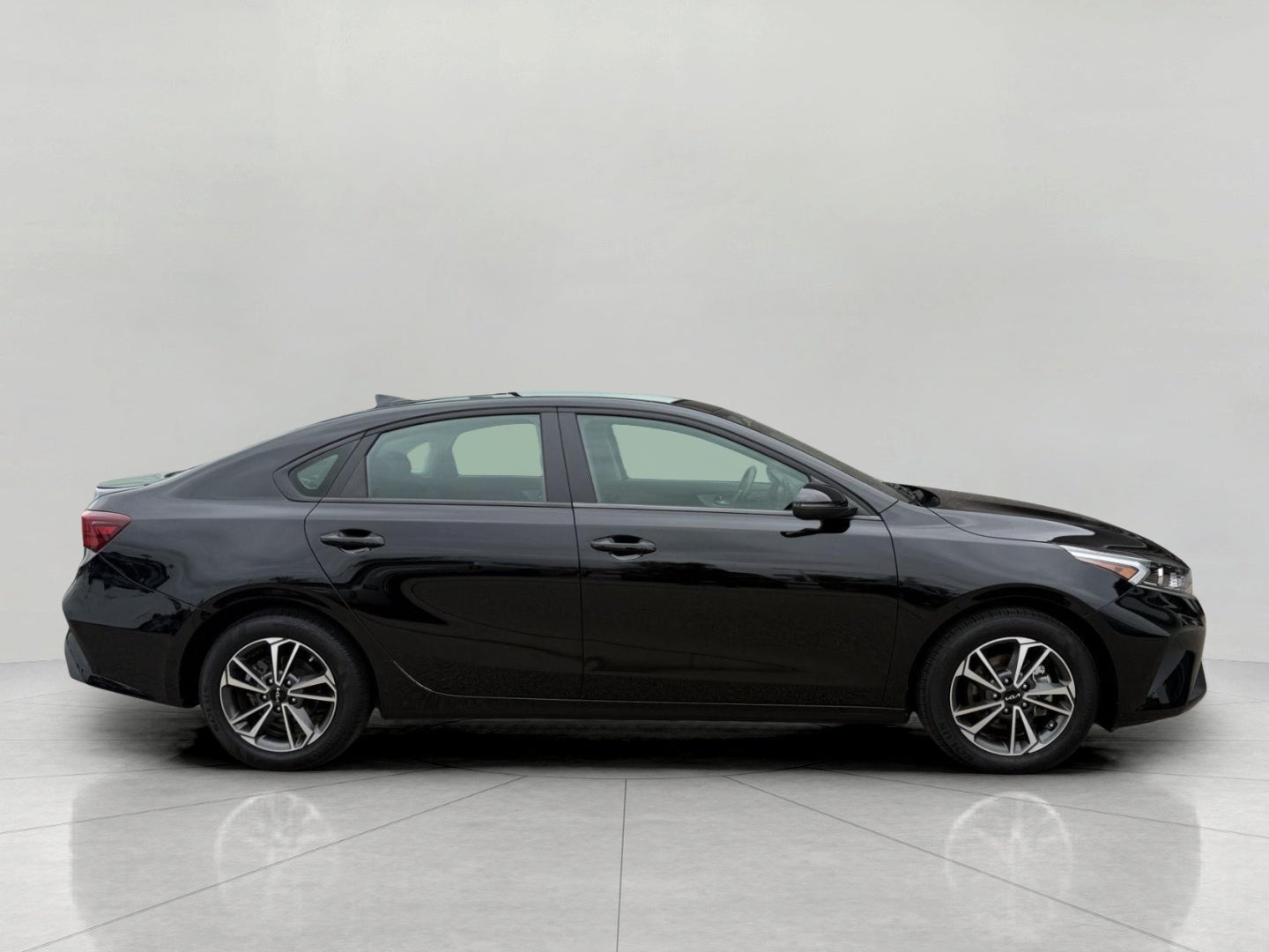 2024 Kia Forte LXS IVT