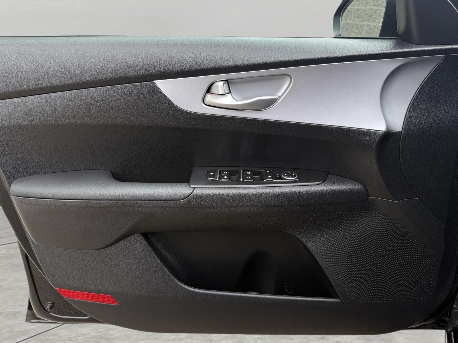 2024 Kia Forte LXS IVT