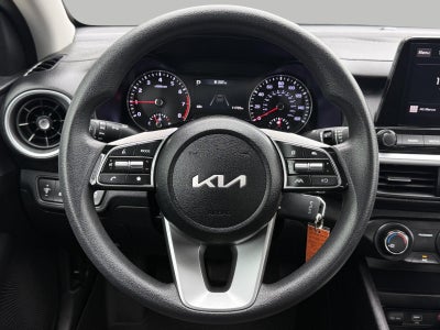 2024 Kia Forte LXS IVT