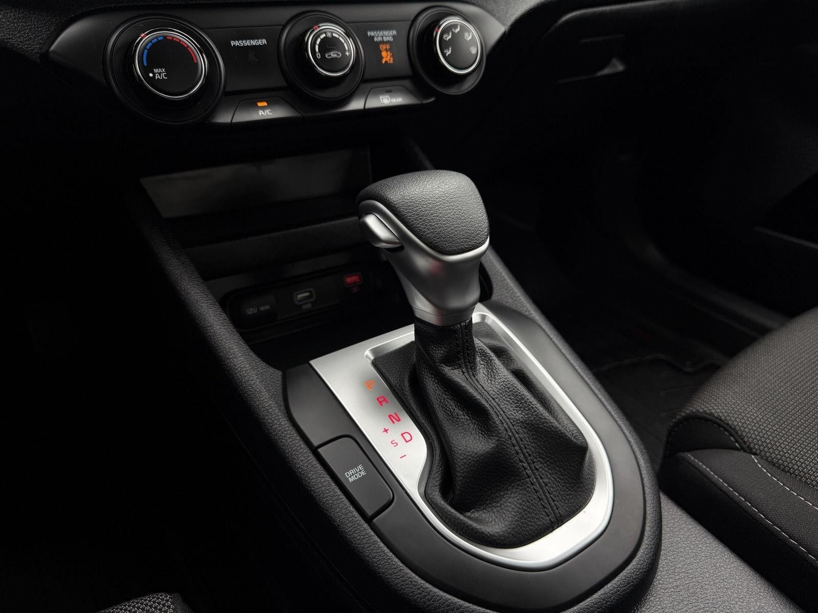 2024 Kia Forte LXS IVT