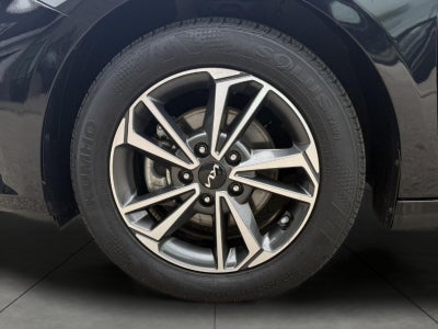 2024 Kia Forte LXS IVT