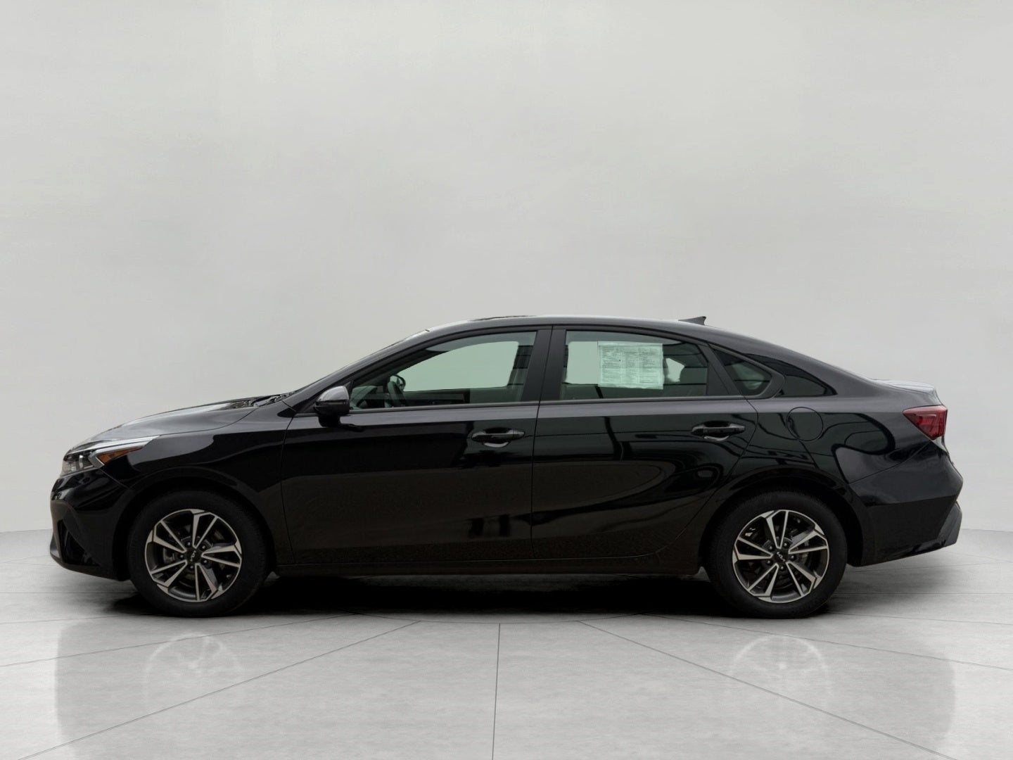 2024 Kia Forte LXS IVT