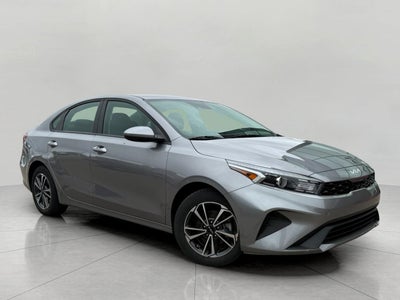 2023 Kia Forte LXS IVT