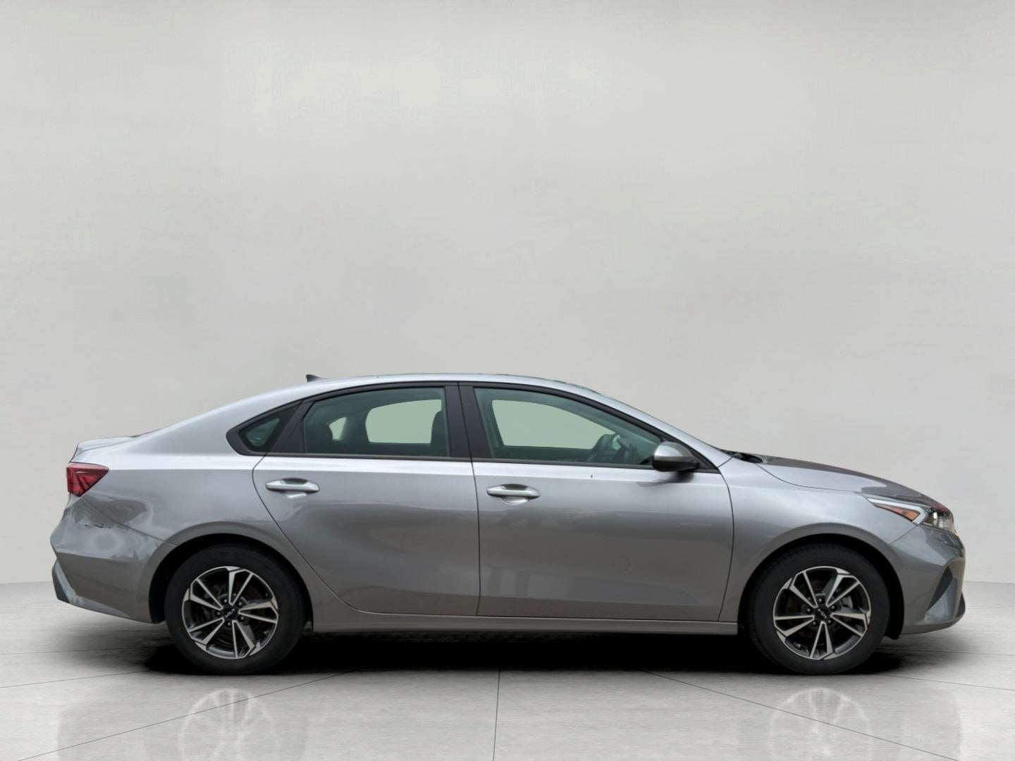 2023 Kia Forte LXS IVT