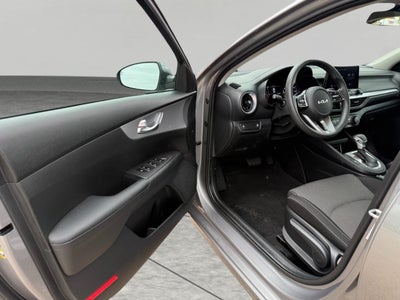 2023 Kia Forte LXS IVT