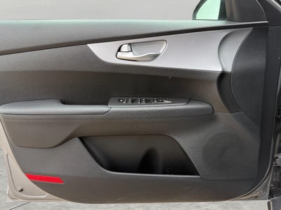 2023 Kia Forte LXS IVT
