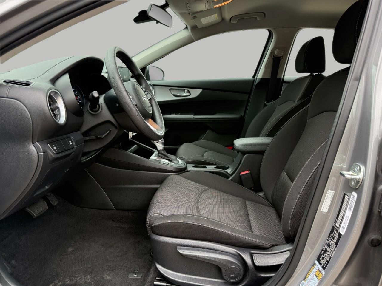 2023 Kia Forte LXS IVT