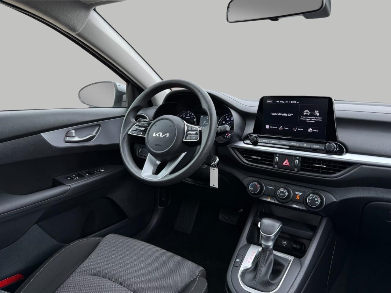 2023 Kia Forte LXS IVT