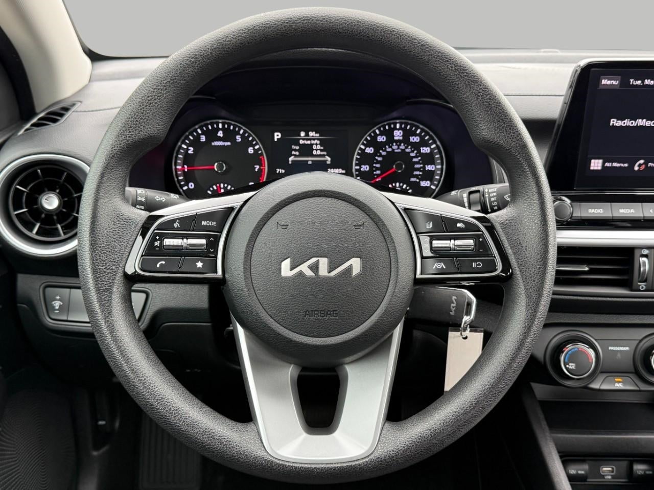 2023 Kia Forte LXS IVT