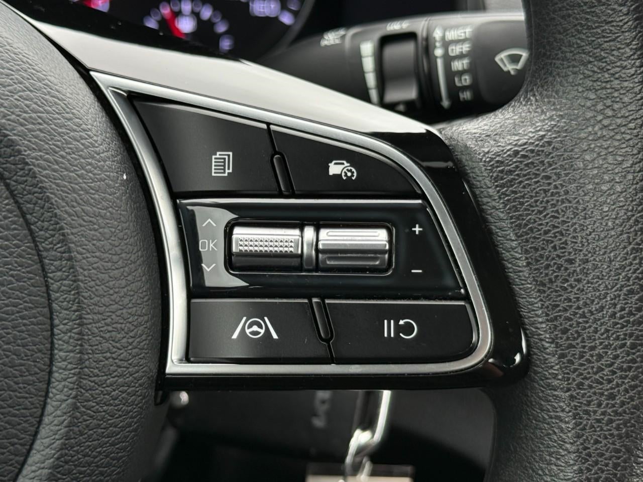 2023 Kia Forte LXS IVT