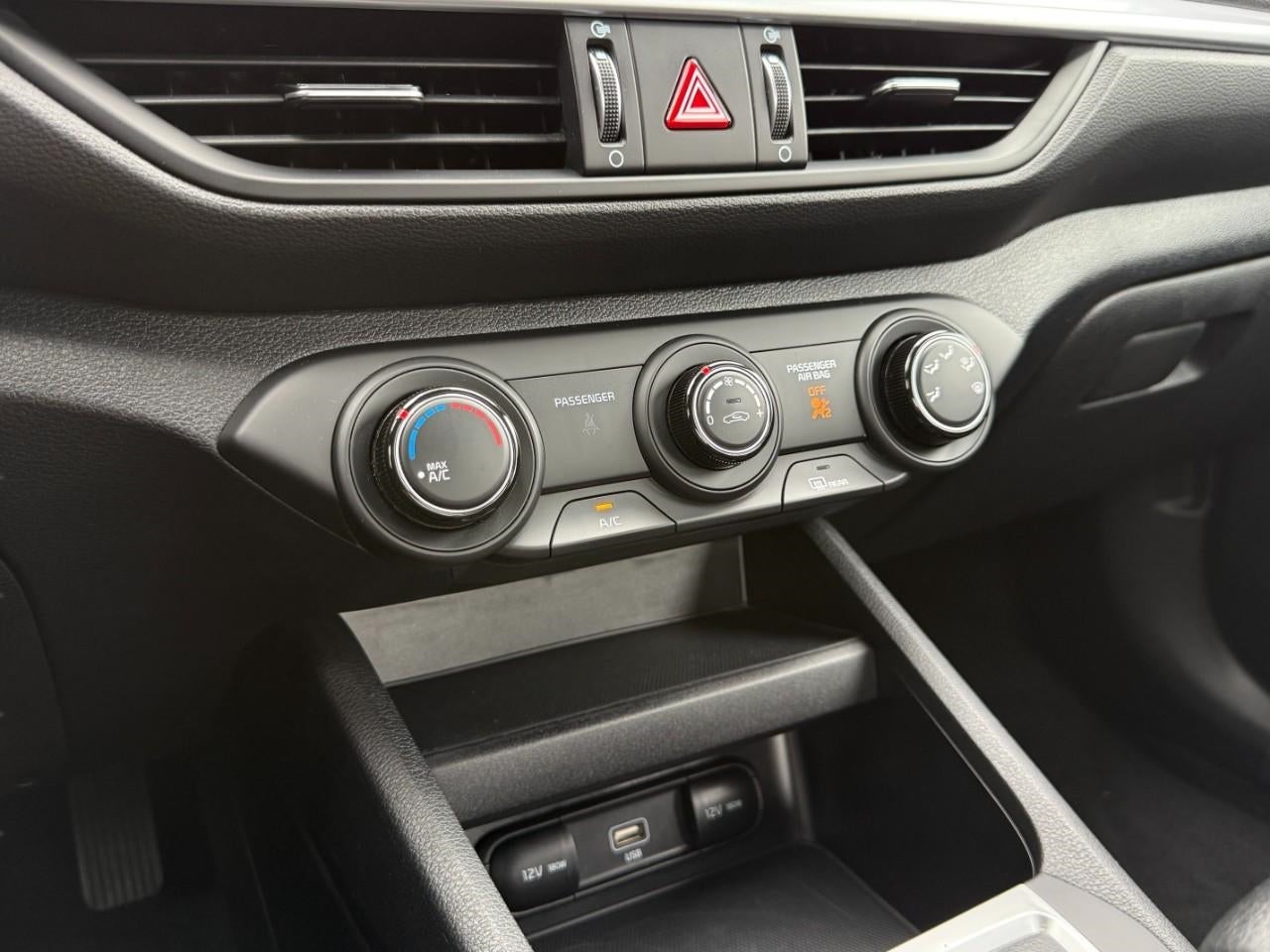 2023 Kia Forte LXS IVT