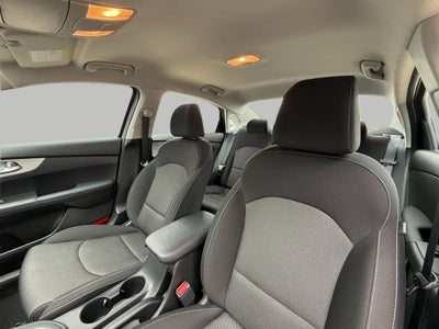 2023 Kia Forte LXS IVT