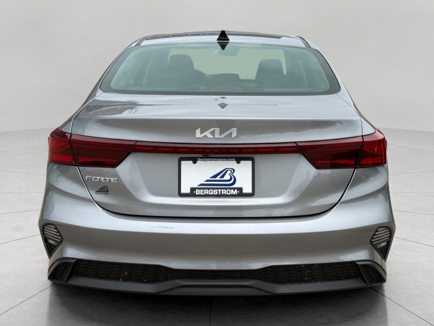2023 Kia Forte LXS IVT