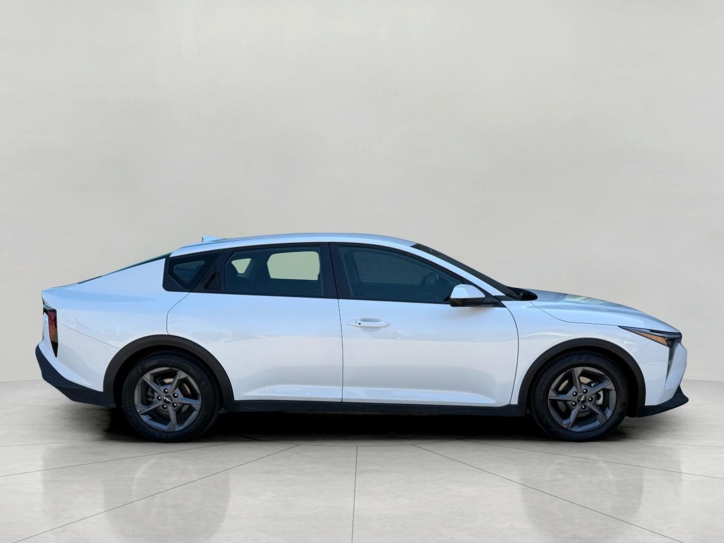 2025 Kia K4 LXS FWD