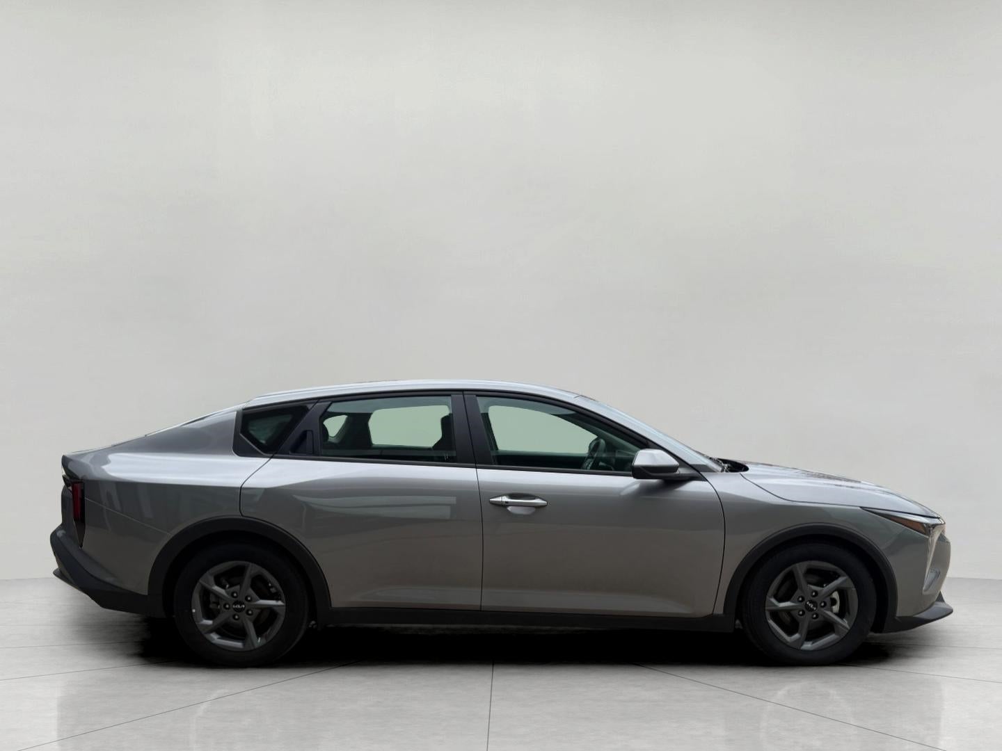 2025 Kia K4 LXS FWD