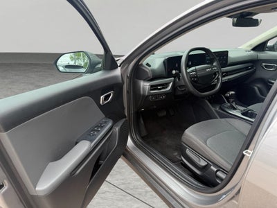 2025 Kia K4 LXS FWD
