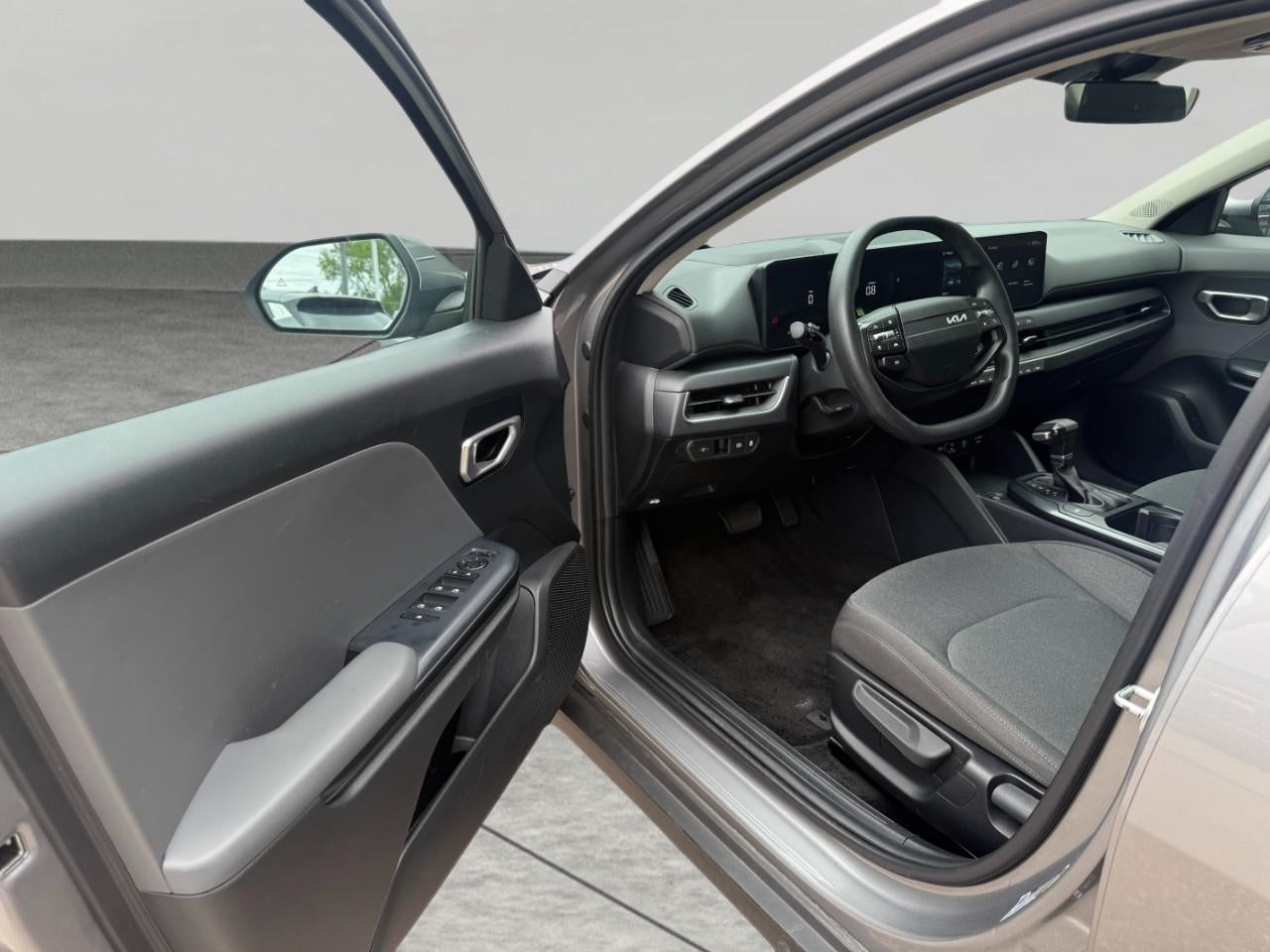 2025 Kia K4 LXS FWD