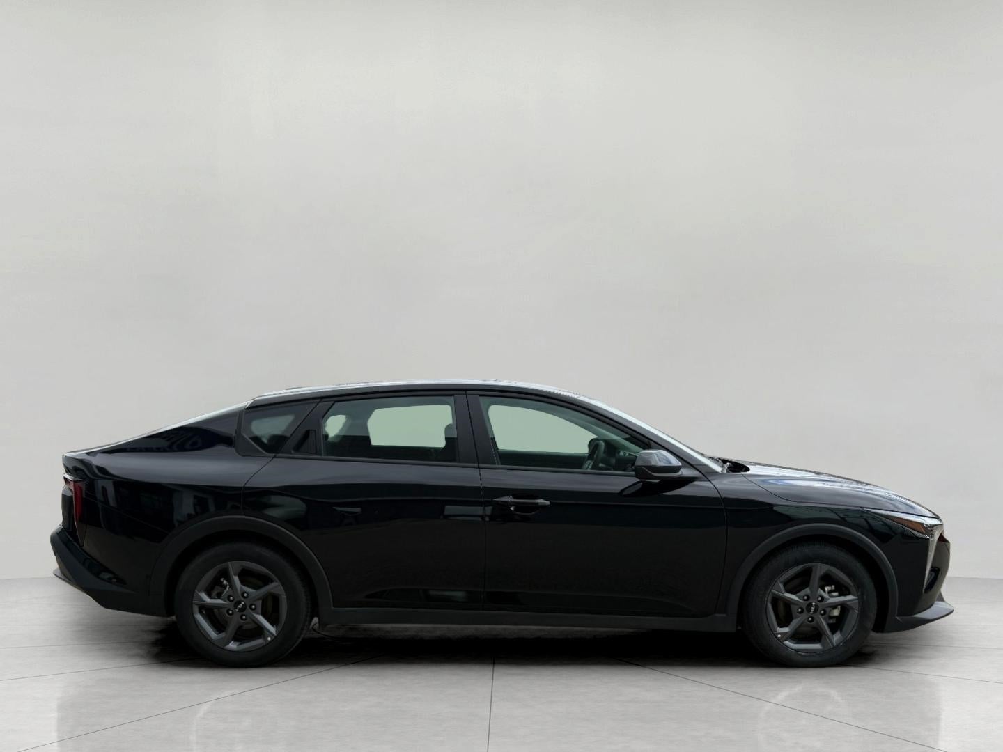 2025 Kia K4 LXS FWD