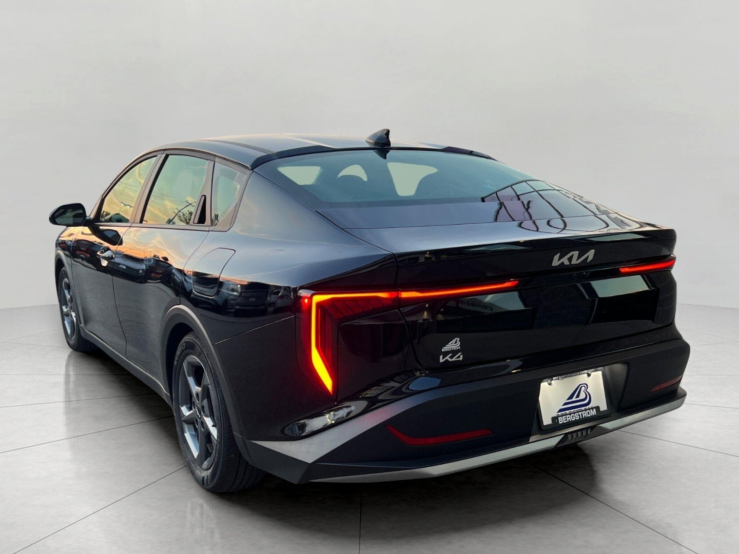 2025 Kia K4 LXS FWD
