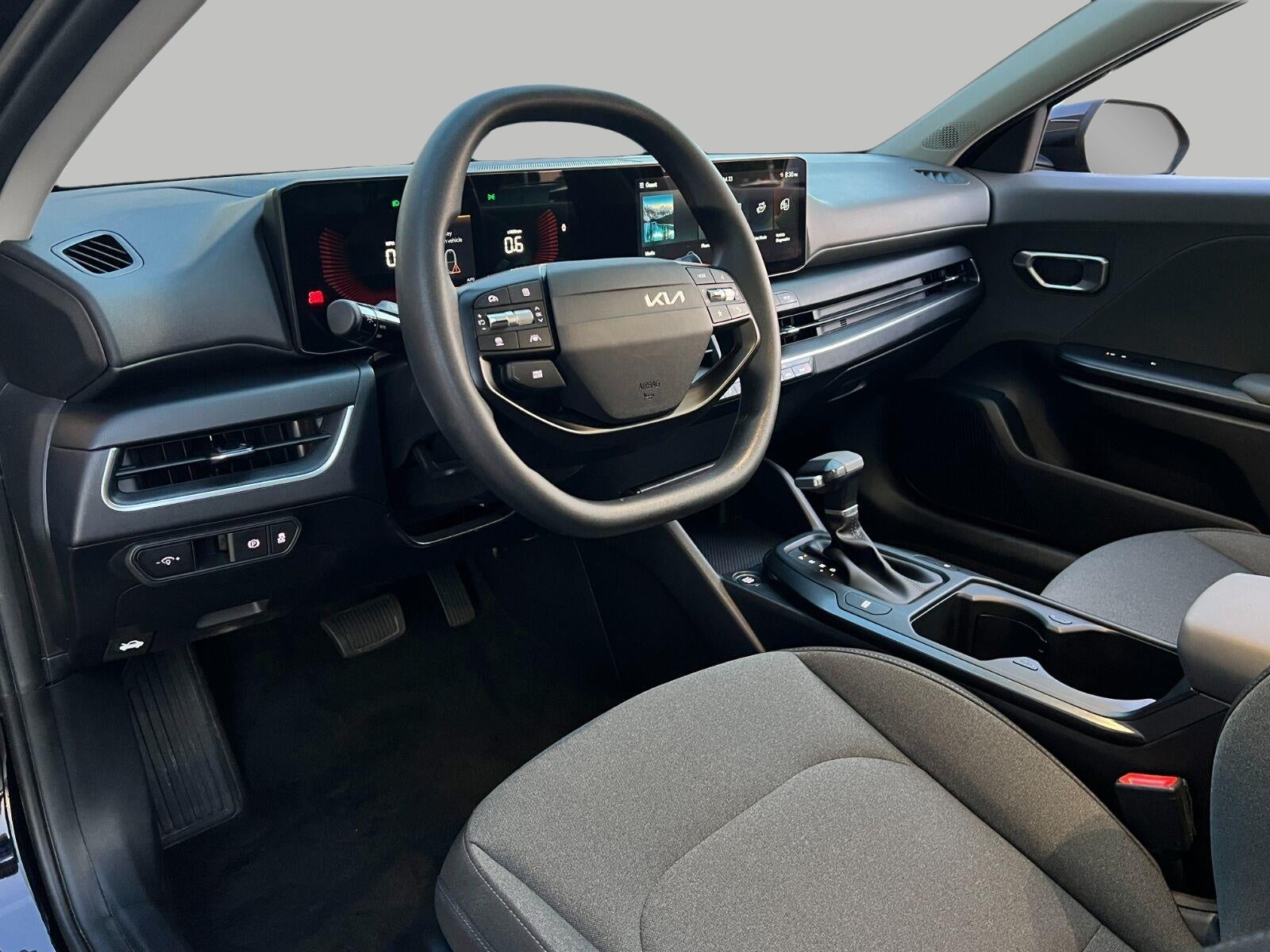 2025 Kia K4 LXS FWD