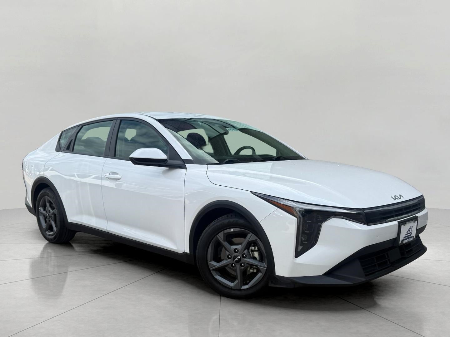 2025 Kia K4 LXS AT's photo