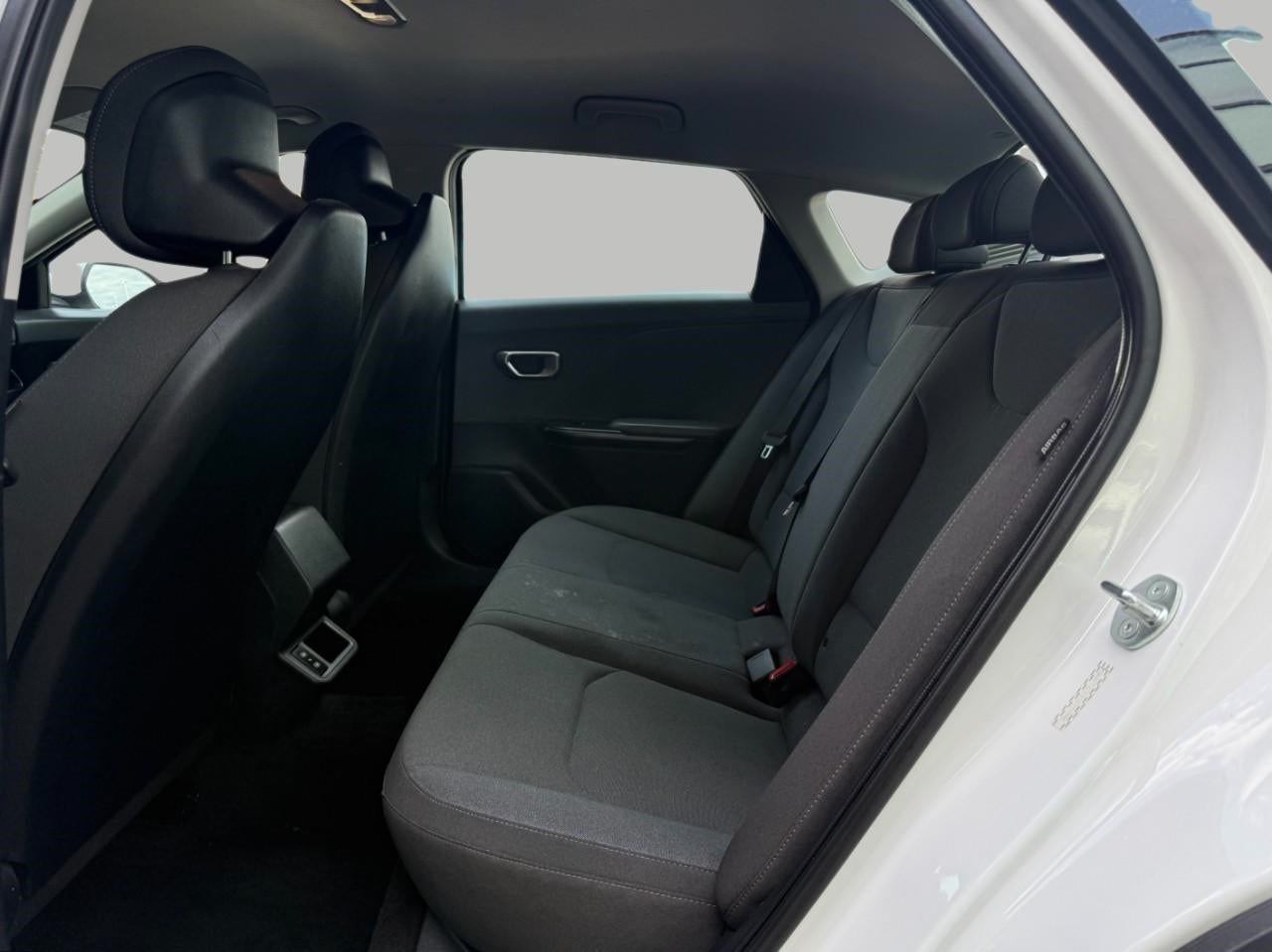 2025 Kia K4 LXS FWD