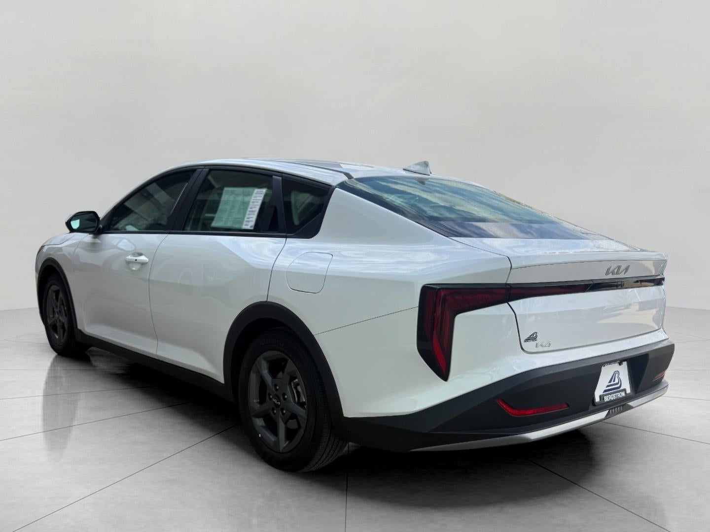 2025 Kia K4 LXS FWD