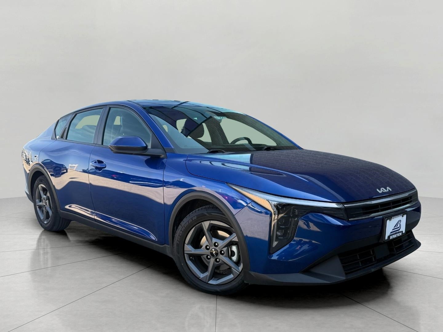 2025 Kia K4 LXS AT's photo