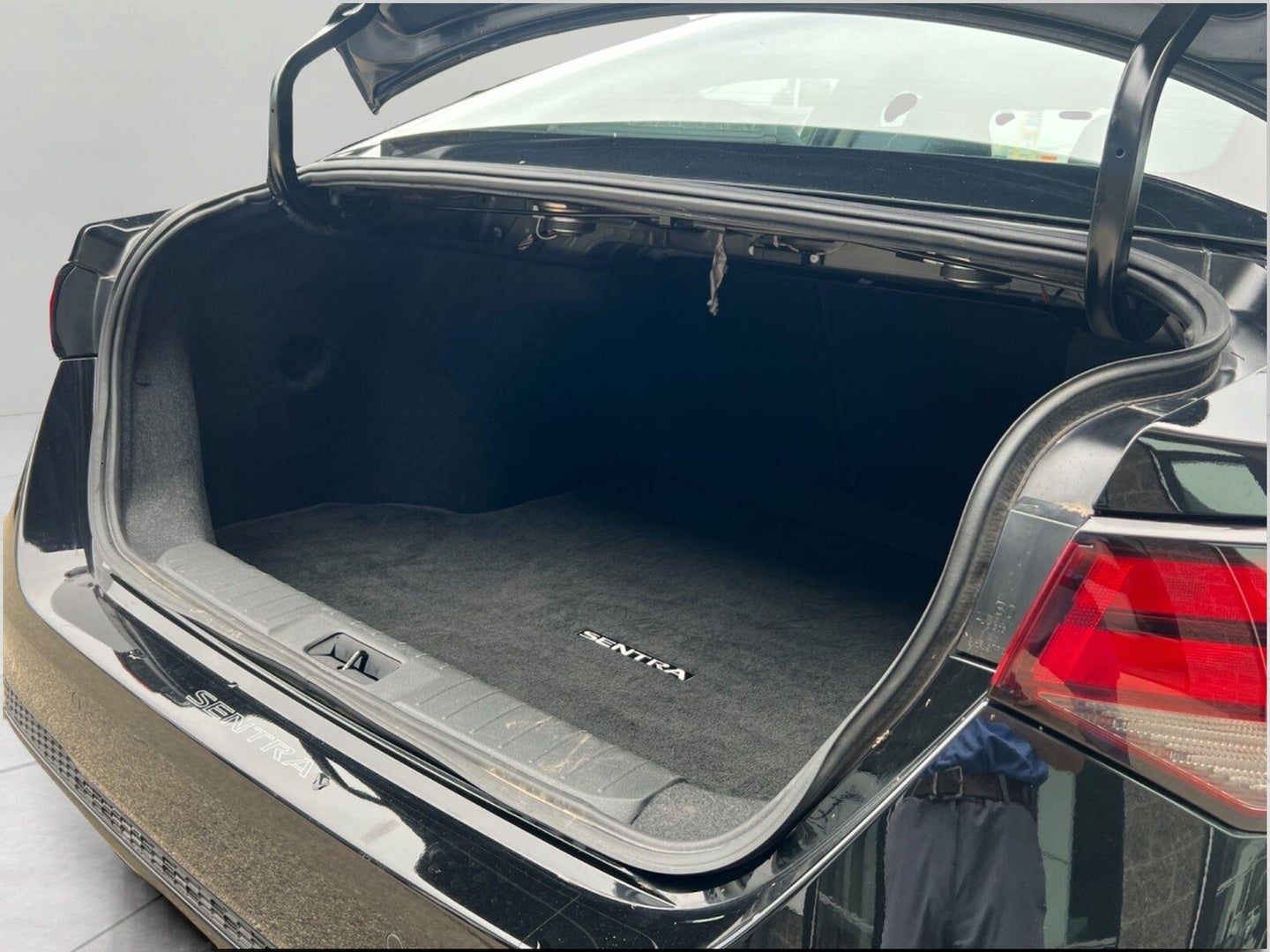 2024 Nissan Sentra SV CVT
