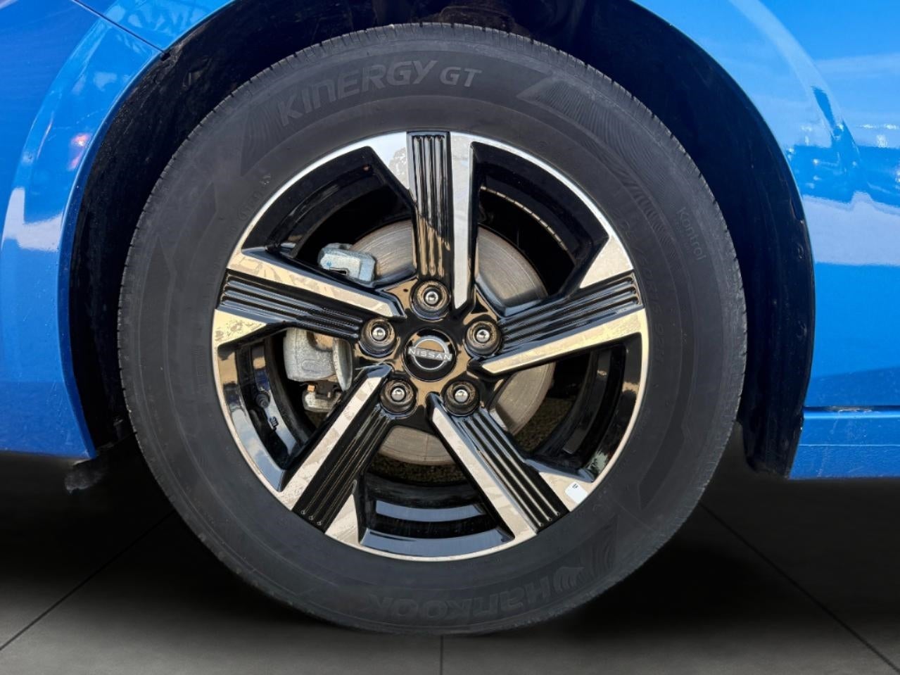 2025 Nissan Sentra SV CVT