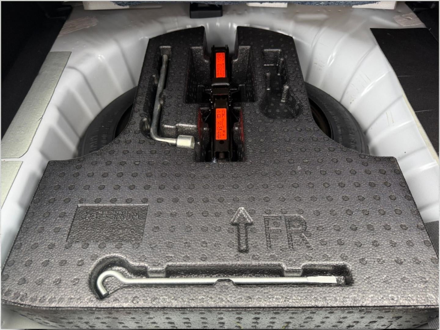 2023 Nissan Kicks SV FWD