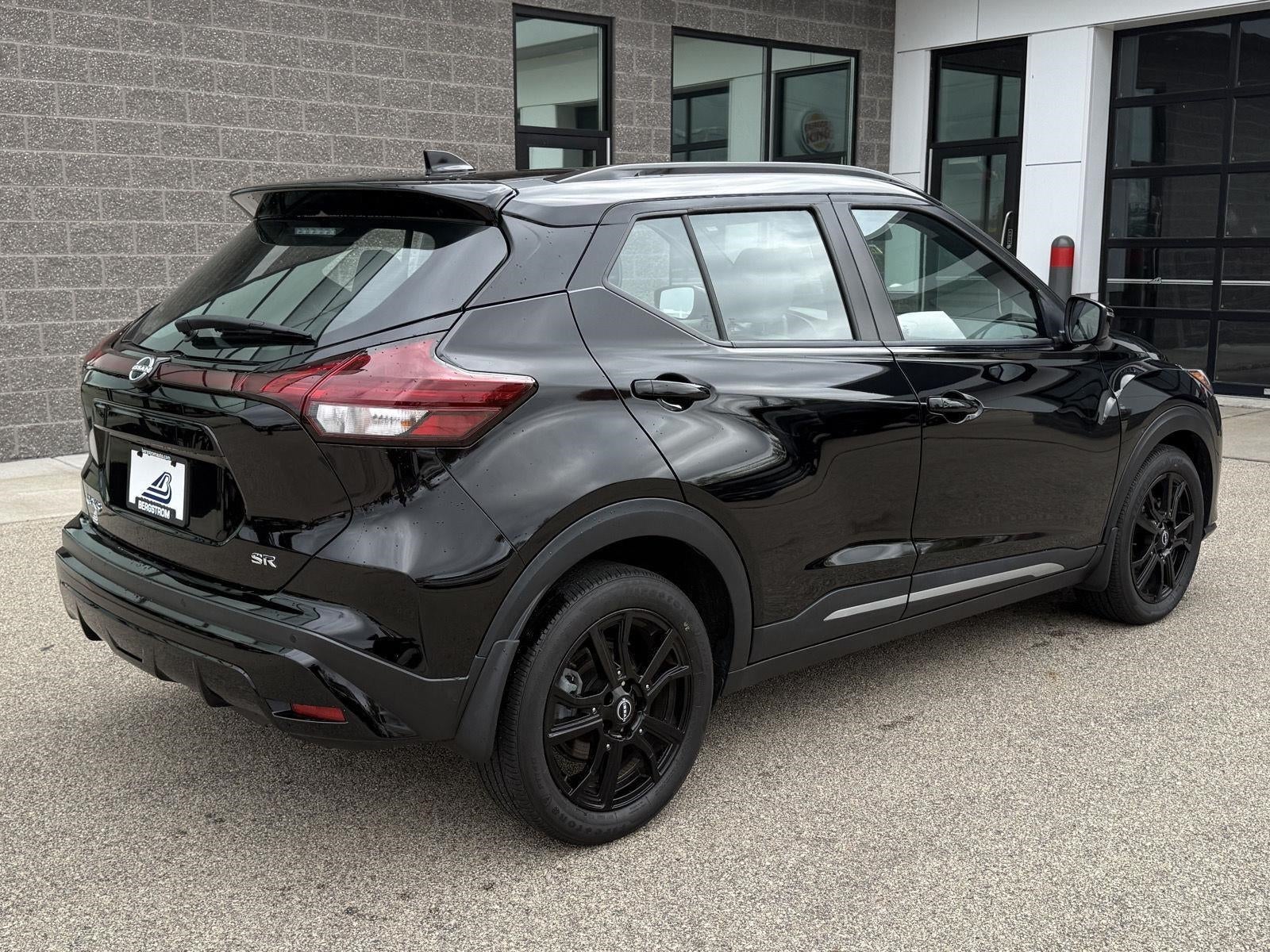 2023 Nissan Kicks SR FWD