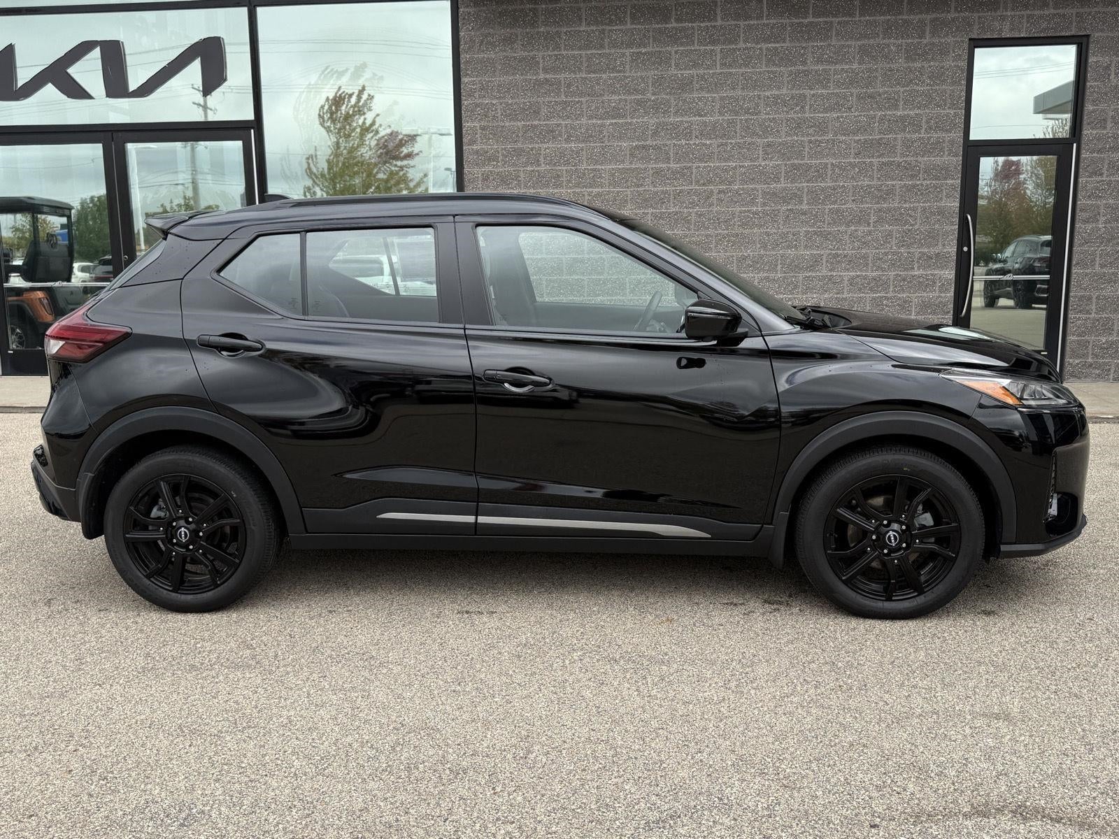 2023 Nissan Kicks SR FWD