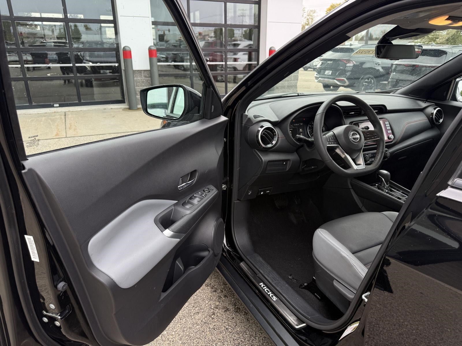 2023 Nissan Kicks SR FWD